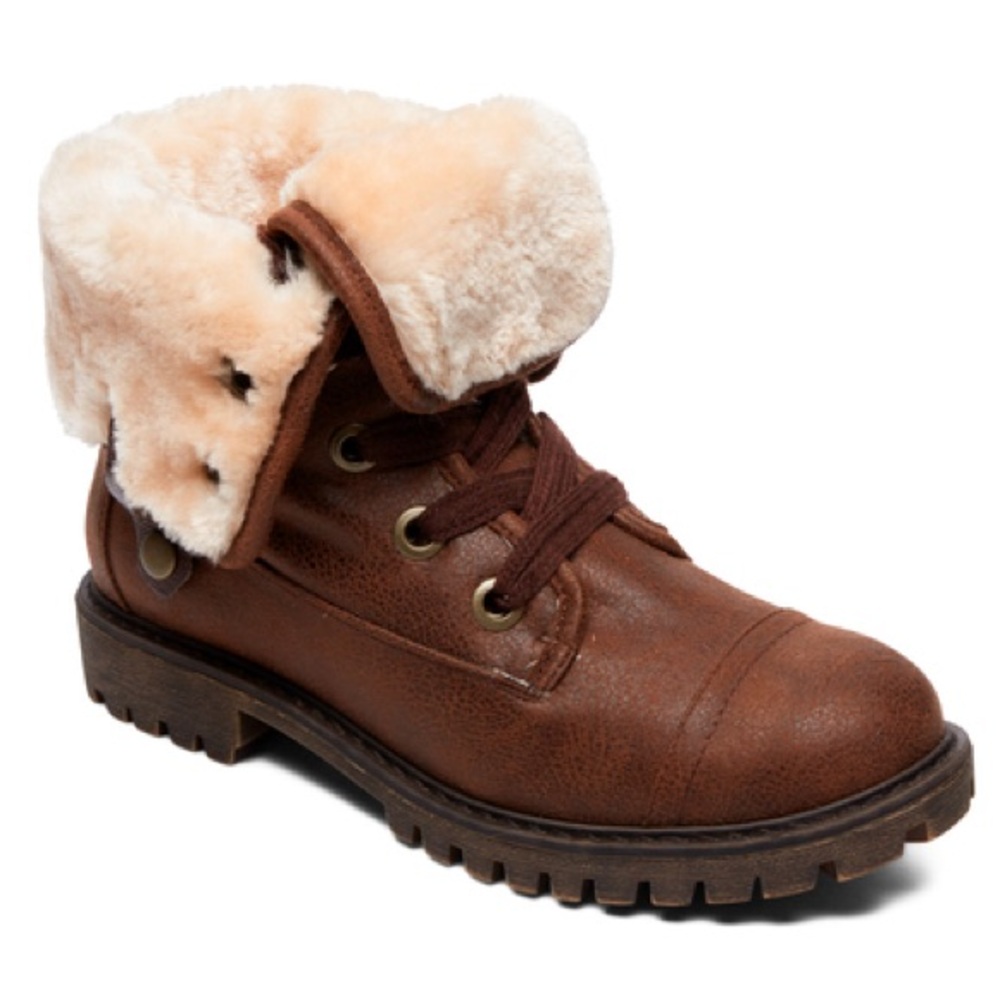 Roxy Brown fake fur lined boots